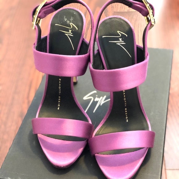 Giuseppe Zanotti Satin Sandals with Jeweled Buckle - Picture 4 of 4